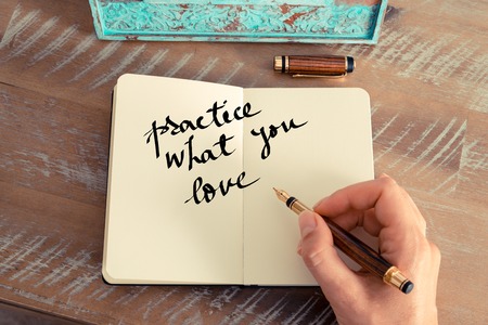 pratica ció che ami.jpg