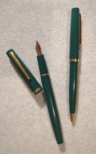 OMAS Studio-C Verde (stilografica + ballpoint).jpg