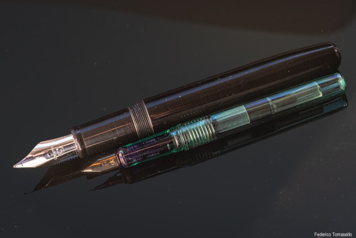 Kanwrite Mammoth vs Pseudo Lamy Vista.