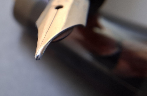 74. VEST-PARKER PEN B&B. Nib point.jpg