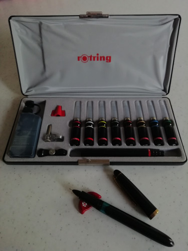 IMG_20250502_175558.jpg (2.42 MiB) Visto 896 volte Rotring Variant e tintenkuli Talens