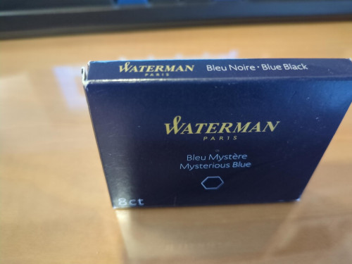 bckq3mdKRZGMQ3HxS2TGPg.jpg (106.19 KiB) Visto 3681 volte Cartucce Waterman Mysterious Blu