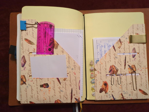 08-portacarte.jpg (655.61 KiB) Visto 3409 volte Inserto: porta accessori a libretto