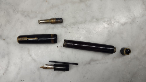 IMG_20251027_173656396.jpg (1.76 MiB) Visto 1292 volte Tutti i pezzi della penna