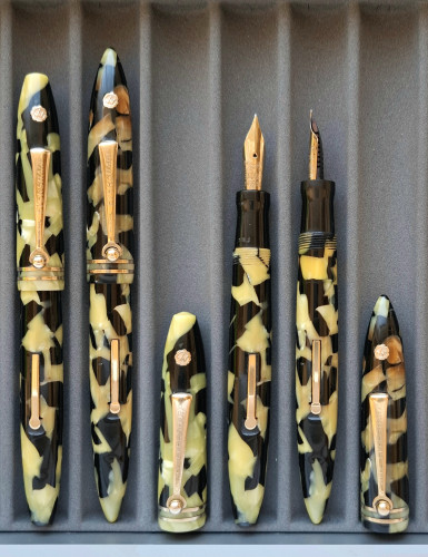 11. Wahl-Eversharp Equi-Poised n.1 e n.2 capped and opened.jpg