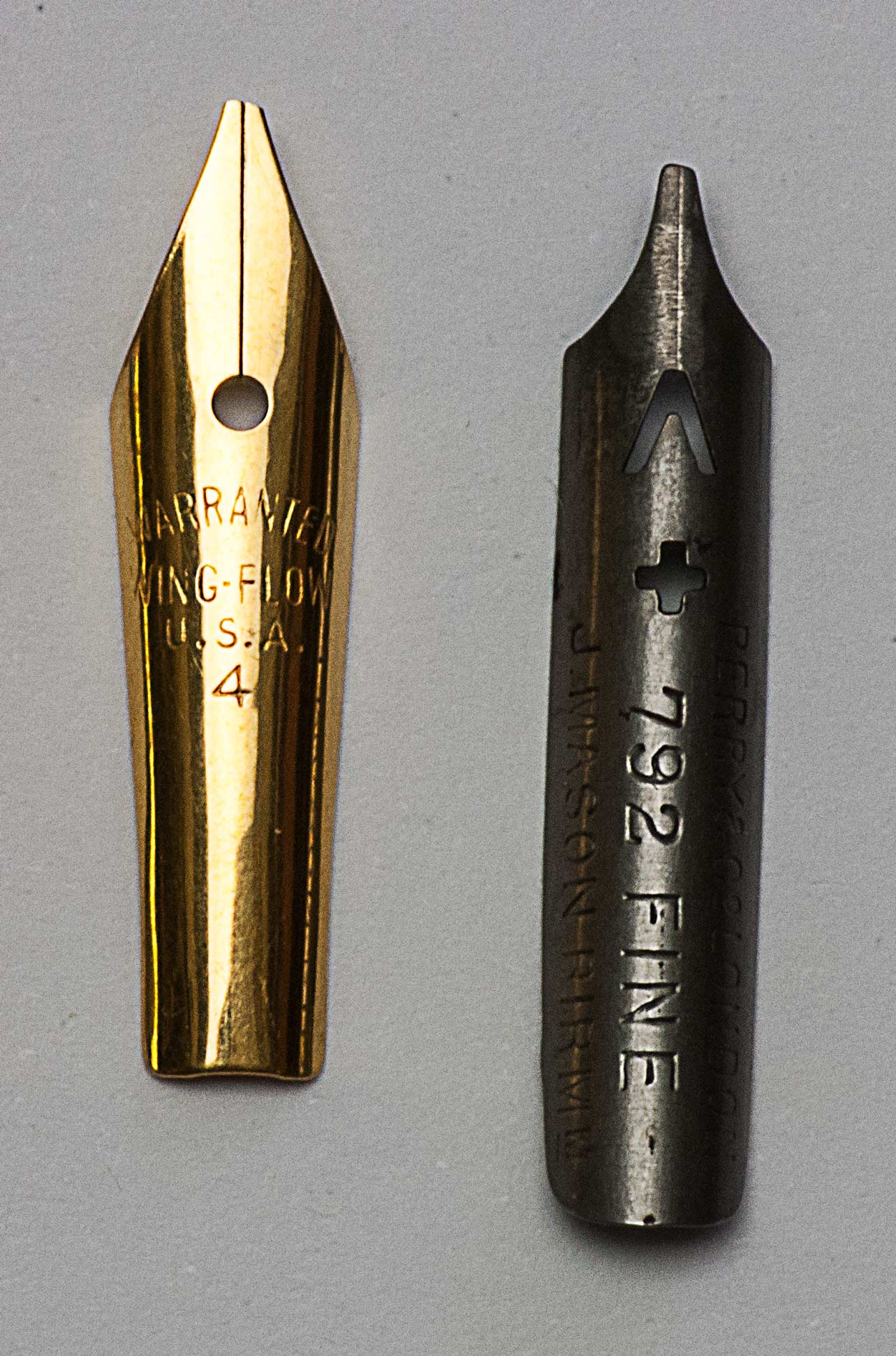 Wing-Flow e Perry - right-footed oblique a confronto.jpg