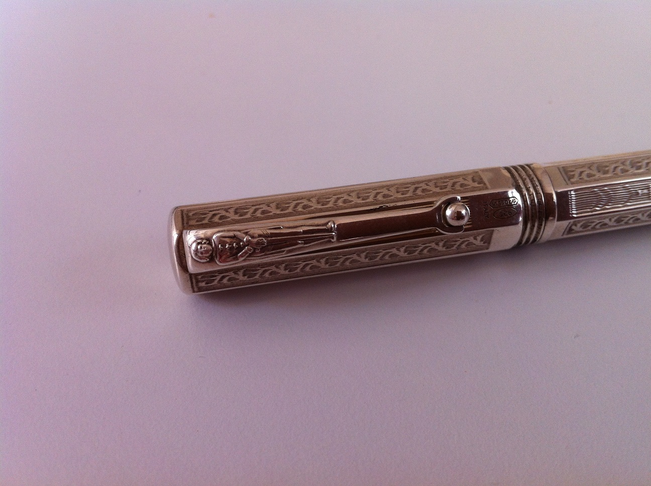 MONTEGRAPPA ROMEO il cappuccio con la clip