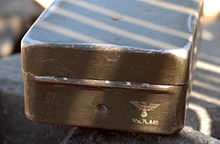 Timbro di convalida dell'Heereswaffenamt, anno 1939, su un contenitore per accessori di armi.