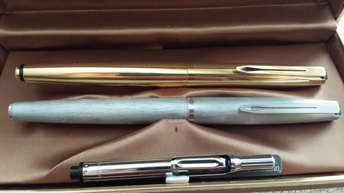 20160510_152156.jpg (3.94 MiB) Visto 5145 volte in alto 98 GF a pistone, in basso 98 “Internazionale”