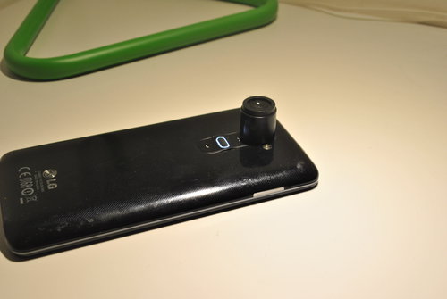 fig. 1 - lente recuperata da un binocolo cinese sul mio smartphone.