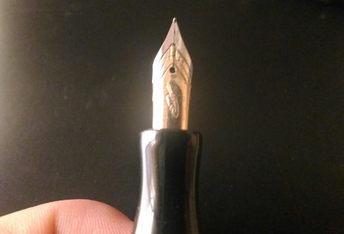 Dettaglio Pennino fronte 2.jpg (1.08 MiB) Visto 1153 volte Dettaglio del pennino, con una piuma incisa