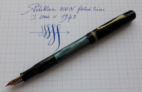 Pelikan 100N fluted trims flex gold nib a colazione...