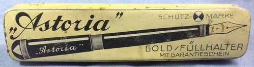 14. 800px-Astoria-No.2-Overlay-FlowerPanelBands-Open - detail.jpg (70.28 KiB) Visto 5586 volte Questa foto l’ha scattata l’agente segreto M-0012