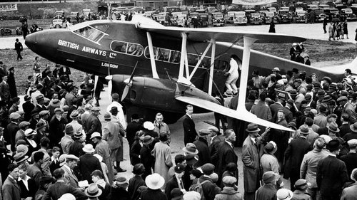 _89710109_06.06.1936adehavilanddh.86attheofficialopeningofgatwickairport.jpg