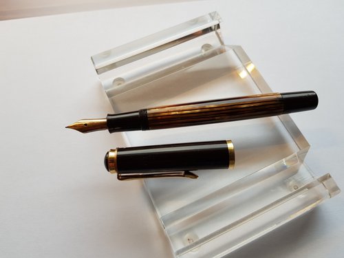 pelikan 400 marrone-nera pennino ef.jpg