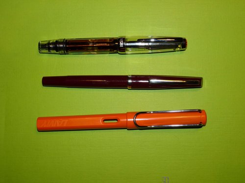 Confronto fra moderne: TWSBI VAC Mini, Lamy Safari e Stilus