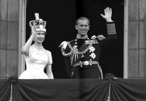 La Regina Elisabetta II con il consorte, Principe Filippo, dopo l'incoronazione
