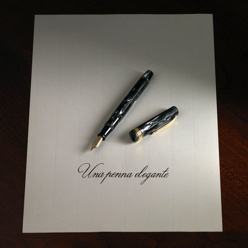Omas Milord grigioperla Una penna elegante (1).jpg