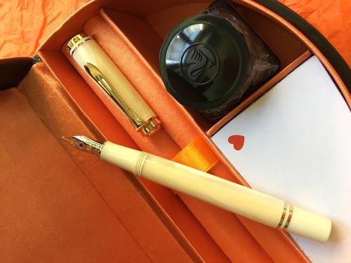 Pelikan M320 Pearl