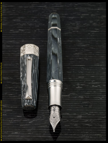 Montegrappa Extra Otto Shiny Lines Review 5 ©FP.jpg