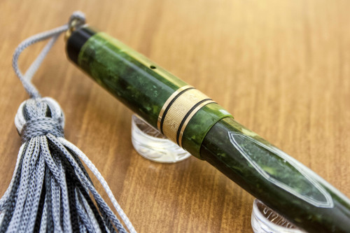 08.jpg (1.36 MiB) Visto 3246 volte Gold Star - Particolare della veretta con doppia banda nera e disegno geometrico