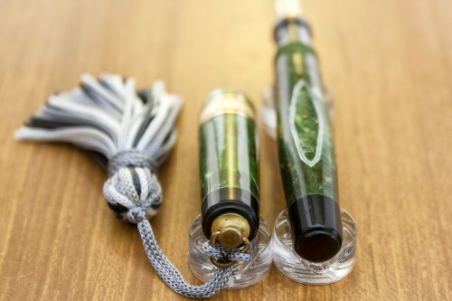 09.jpg (1.25 MiB) Visto 3246 volte Gold Star - Particolare del fondello con scanalatura arrotondata