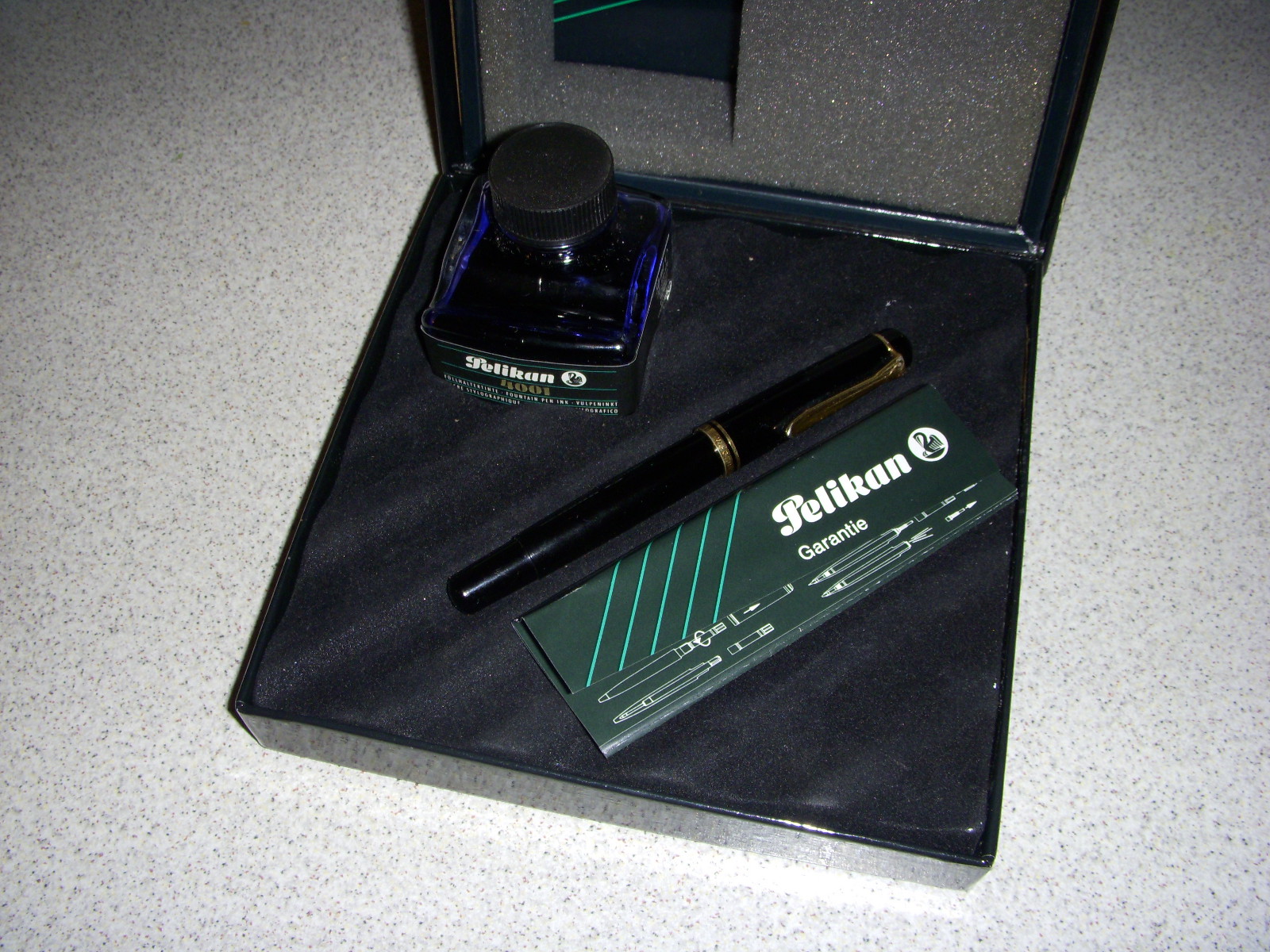 Scatola Pelikan M250 aperta