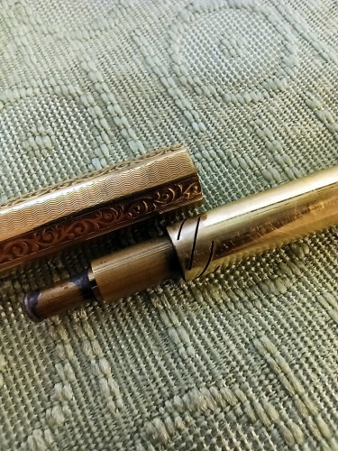 IMG_20211110_172846.jpg (516.69 KiB) Visto 1466 volte Secondo portamine: Sono presenti degli intagli regolari...