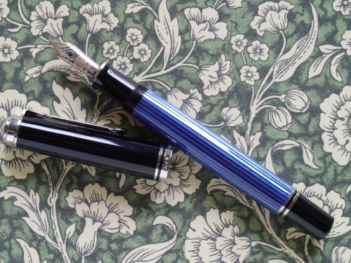 P1200023-3 Pelikan M605 blue striped.jpg