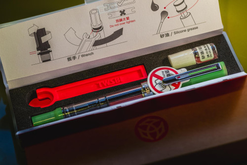 TWSBI ECO Glow Green - Abulafia