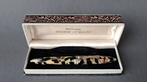 15. WE1EP. Box with pen.jpg