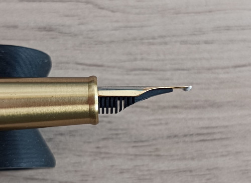 LongBladeF_Hongdian1861.jpg (97.57 KiB) Visto 114 volte Long Blade F su Hongdian 1861