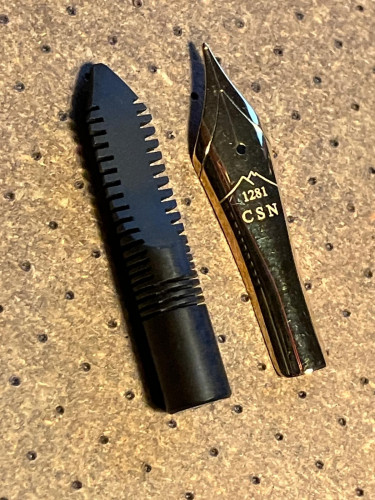 Alimentatore ebanite Leonardo 1.jpg