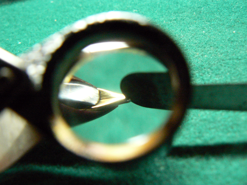 Spessimetro 0,05 mm nel taglio tra i rebbi della 51 Aerometric