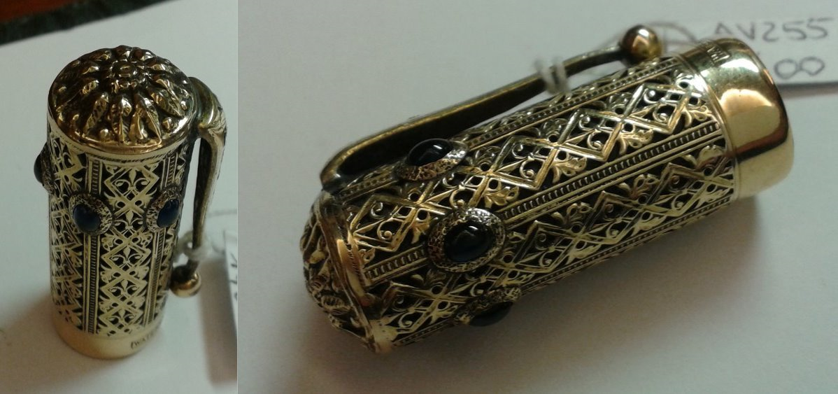 11A. Cappuccio Waterman (Cavaliere) con zaffiri.png