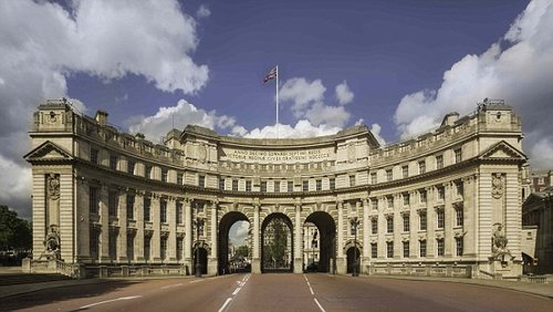 1910 - Admiralty Arch - London.jpg