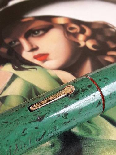 12. Tamara De Lempicka 'Fanciulla coi guanti', 1930.jpg (2.49 MiB) Visto 6387 volte Tamara De Lempicka 'Fanciulla coi guanti', 1930