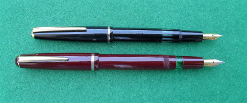 Columbus 60 e Montegrappa - con cappuccio innestato.JPG